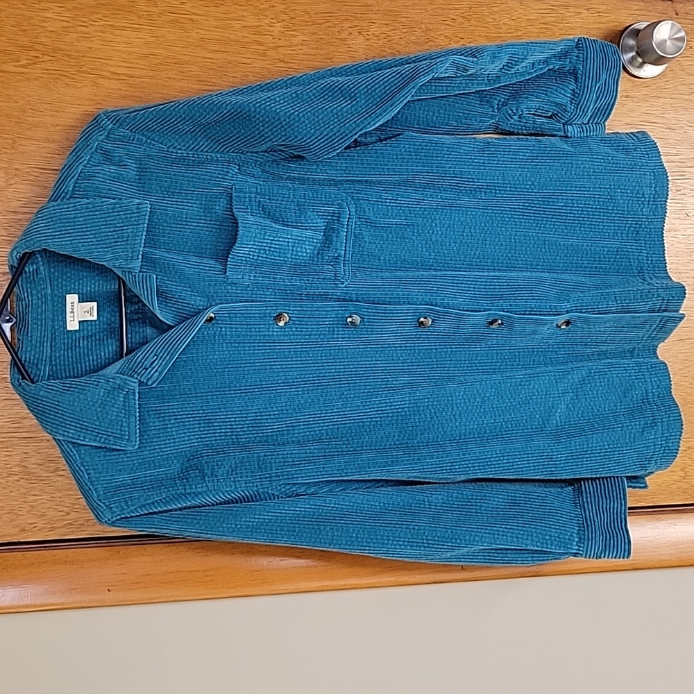 🆕️Women's L.L. Bean Corduroy Button Down Shirt